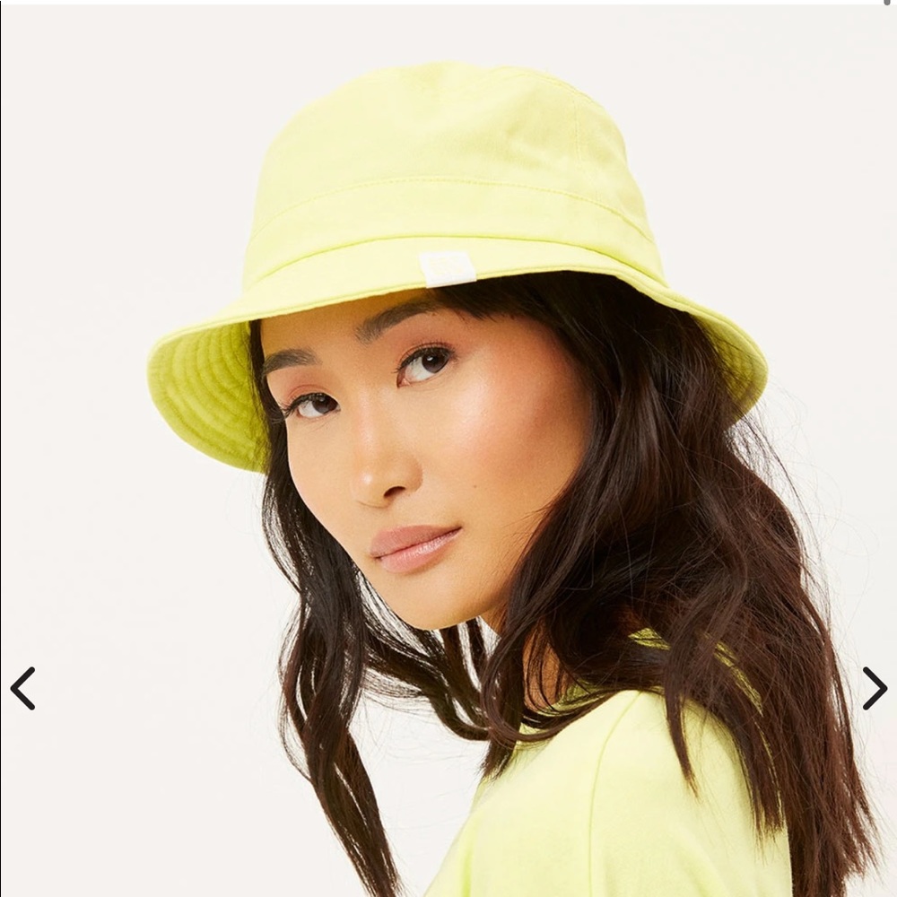 Frankies Jax Bucket Hat